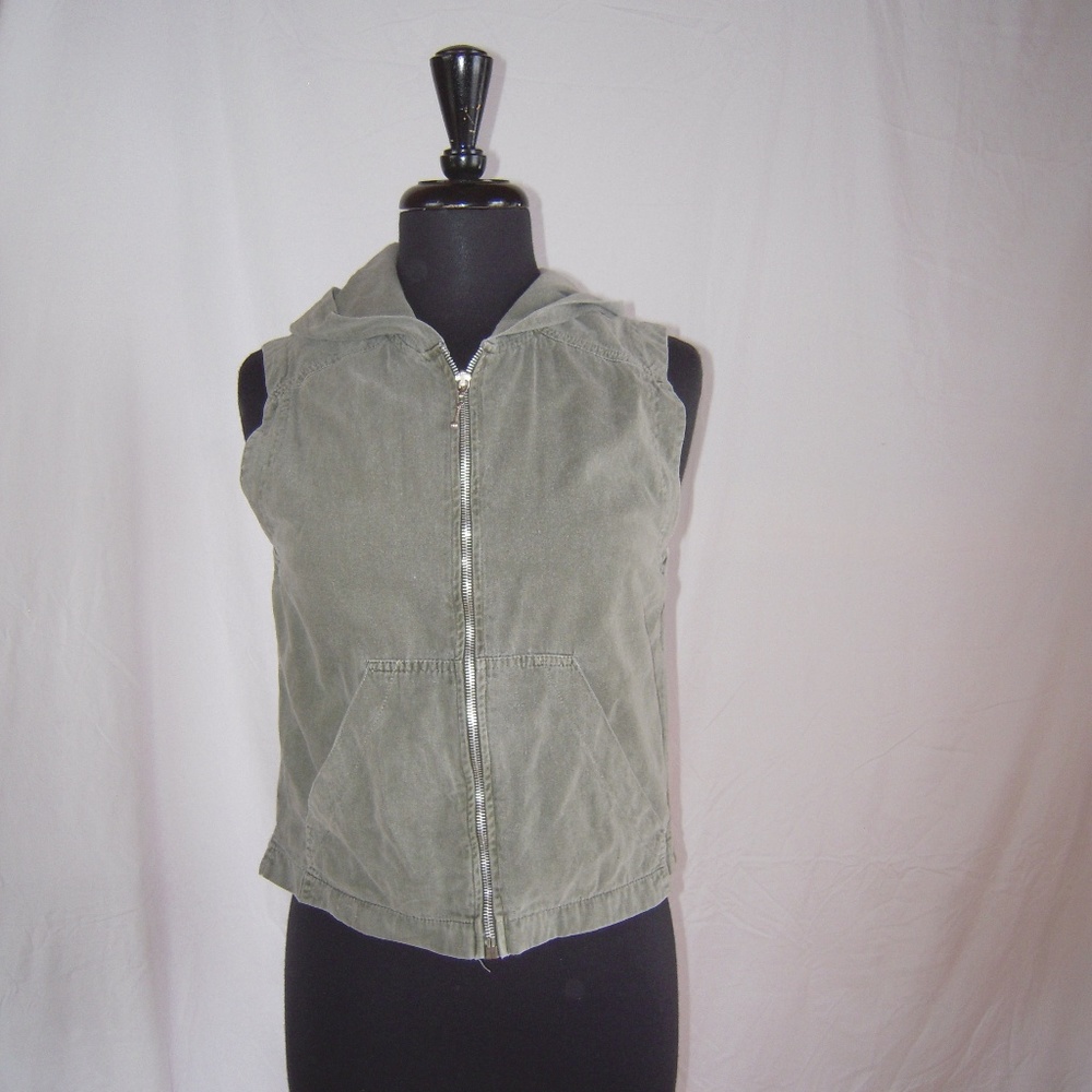 Elan no sleave sip up vest with hoodie army green